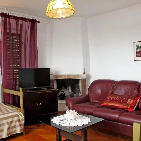 Daire Branka-1 By Interhome